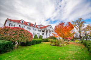 Eastern Slope Inn exterior